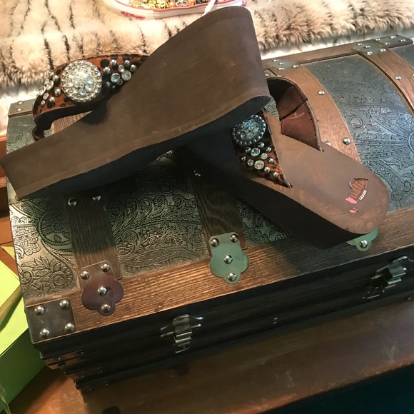 Justin bling flip flop size 7/8. - Picture 2 of 5